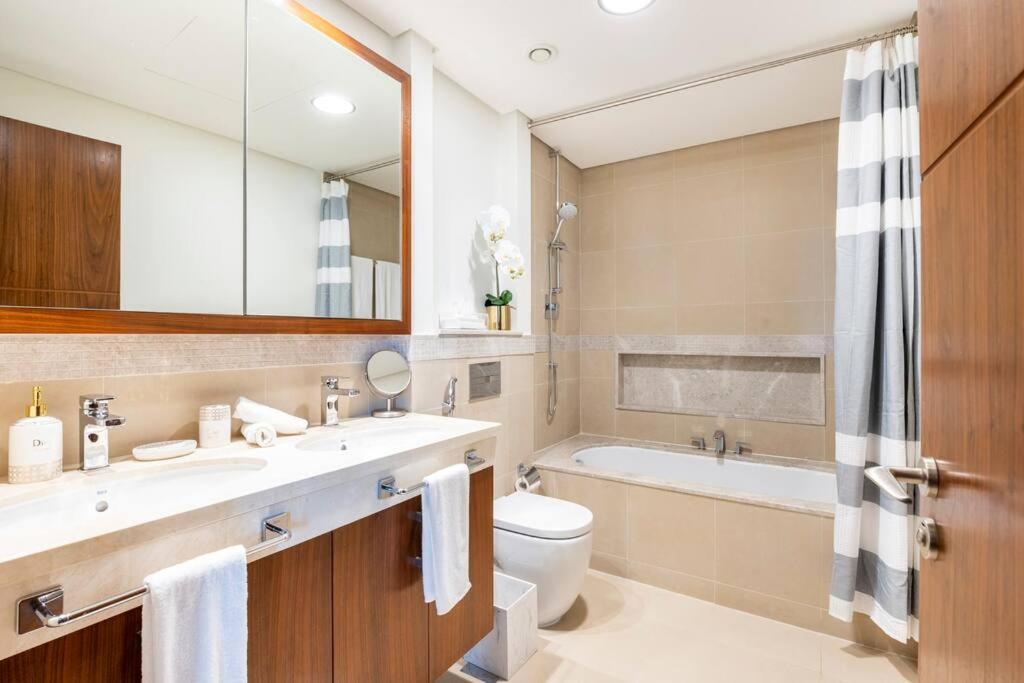 Larbi Breathtaking Burj And Fountain View Luxurious 2 Bed Apartment Dubai Luaran gambar